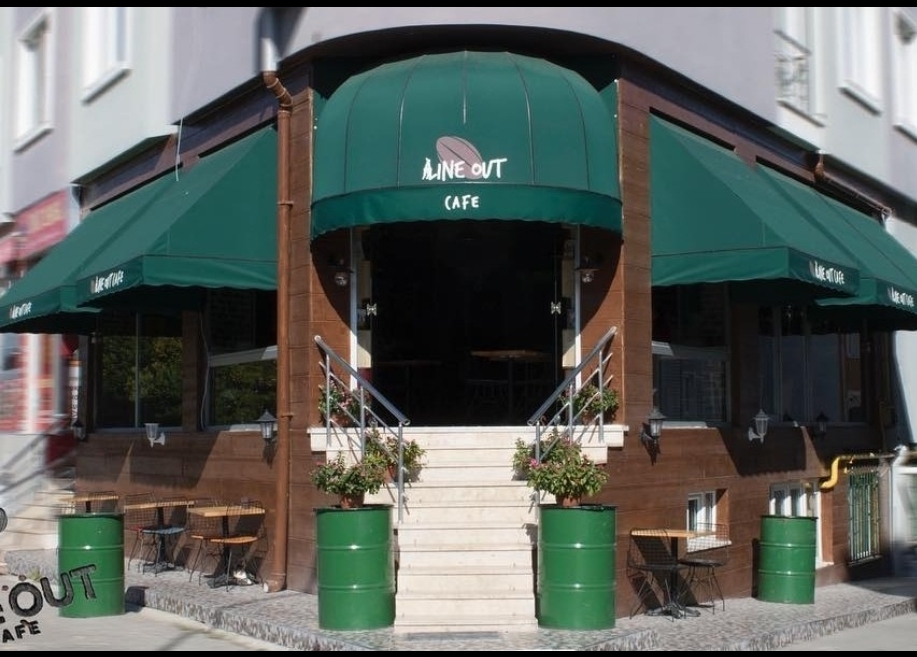 Line out cafe