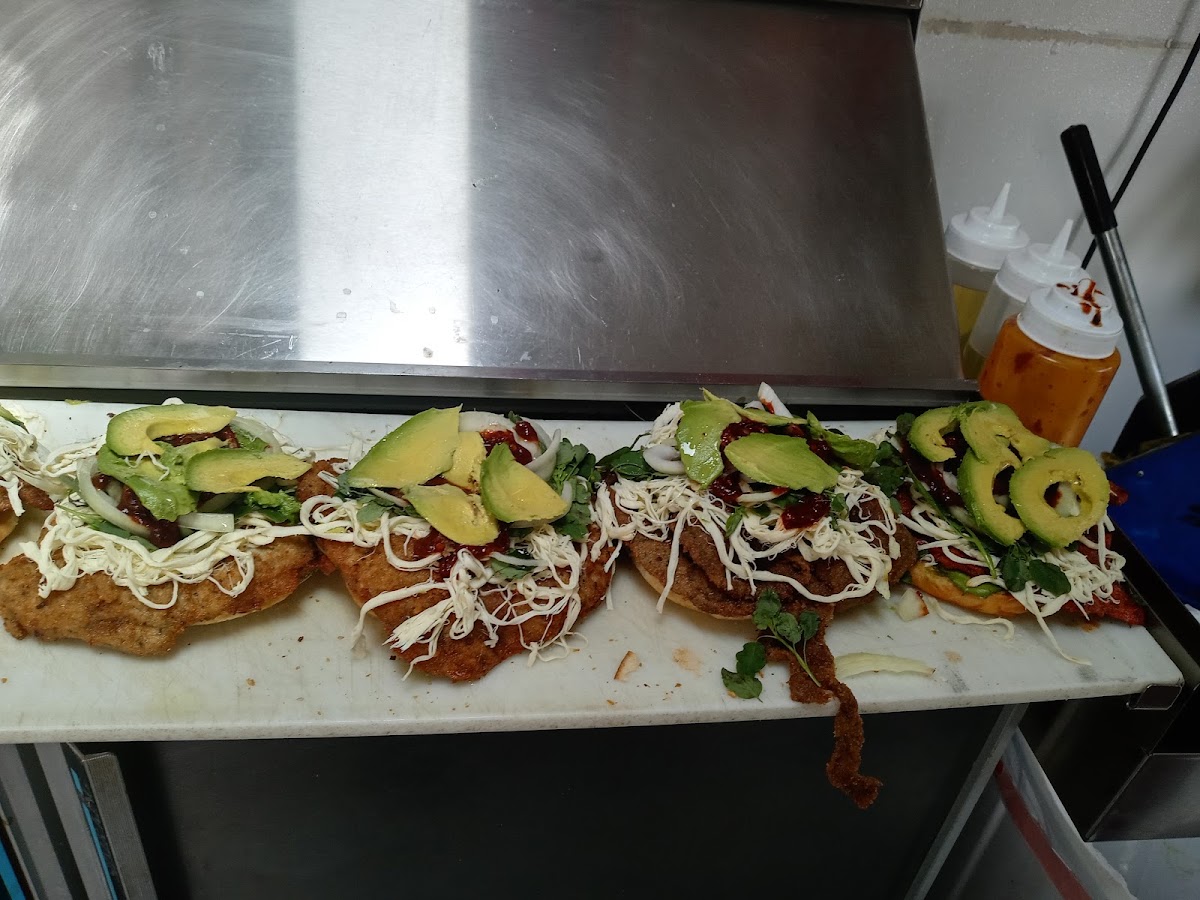 Cemitas Poblanas Leo