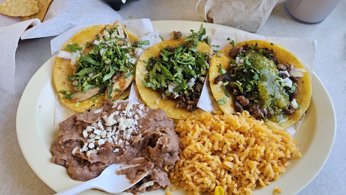 Antojitos Mexicanos Aurora