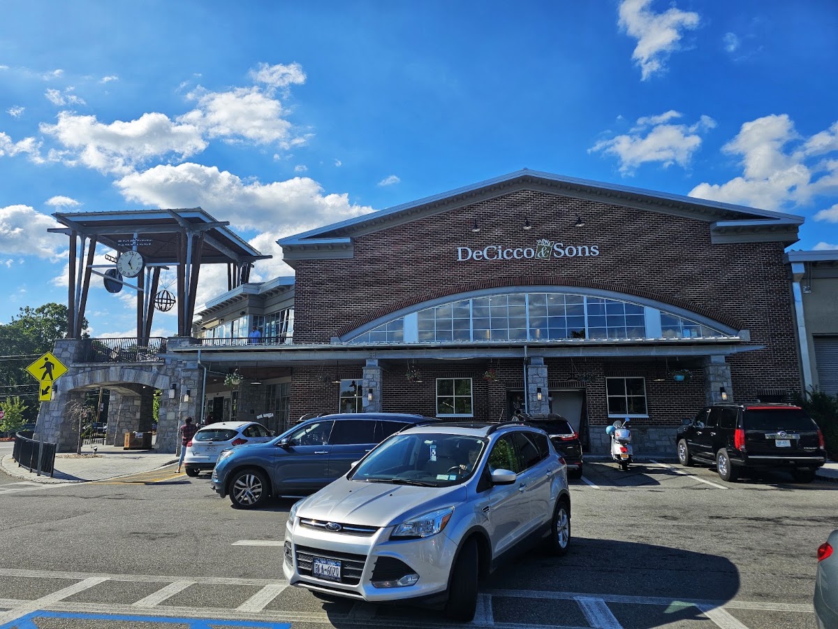 SmokeHouse Tailgate Grill - Somers