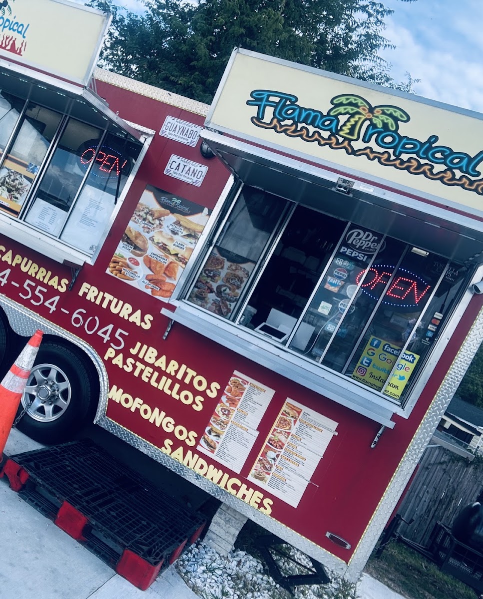 Flama Tropical Food Truck Sandwichera & Comida Criolla