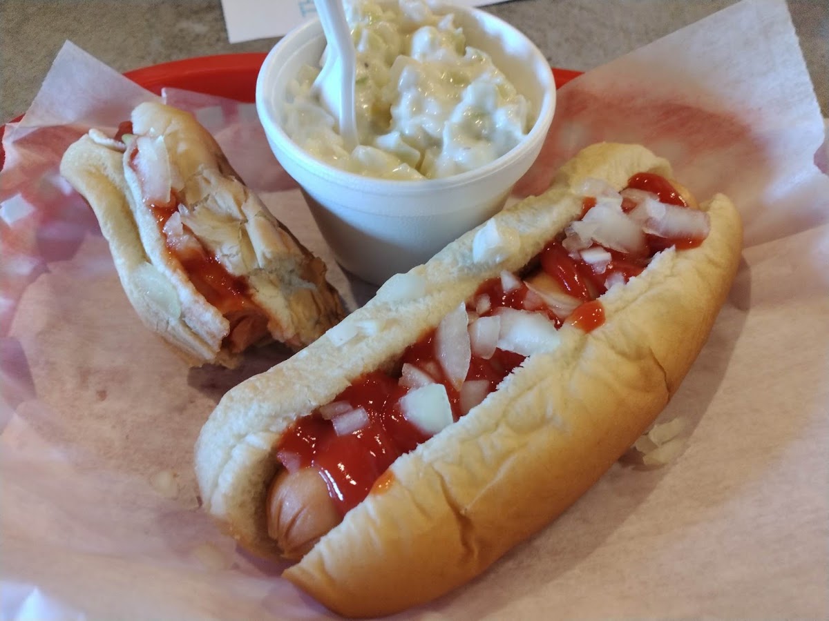 Weezer’s Hot Dog Shop