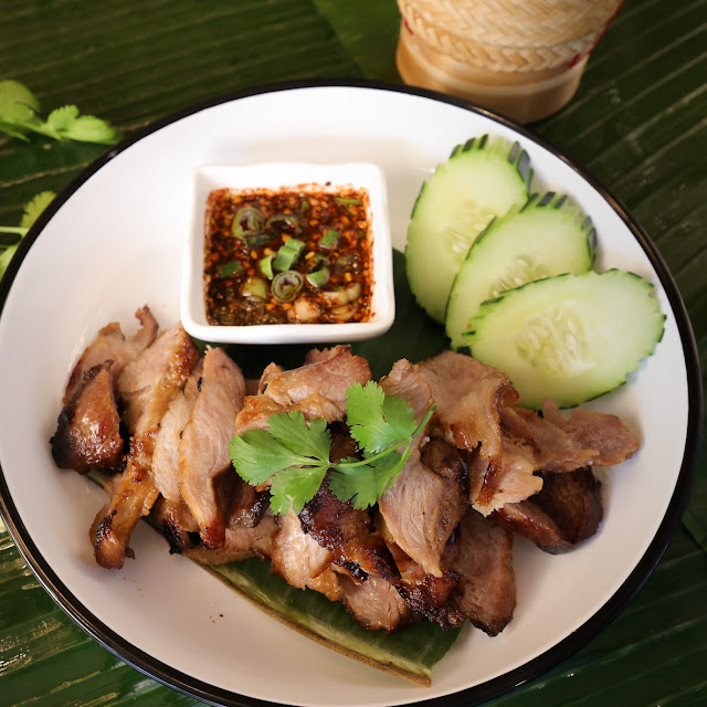 Khao Kha-Moo Stewed Pork Legs with Rice