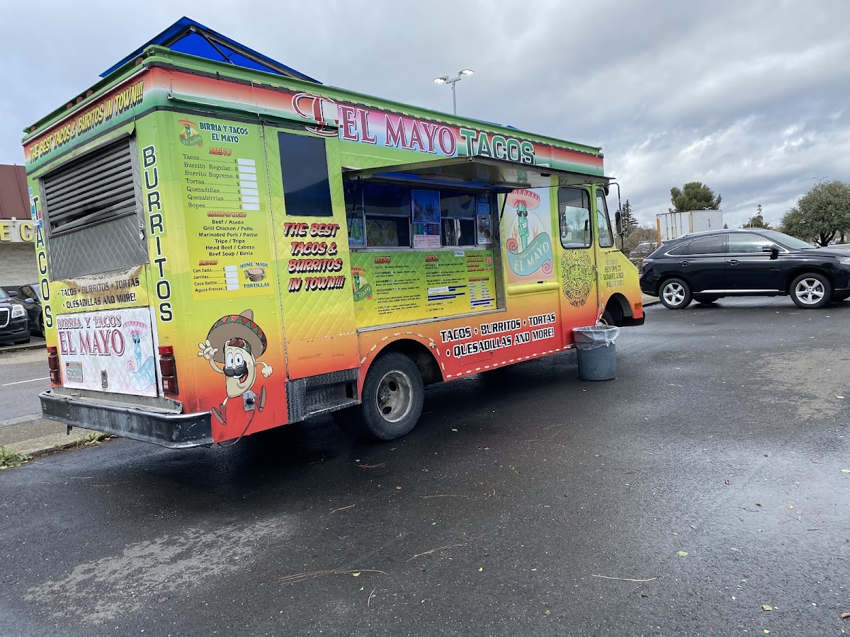 Birria y tacos El Mayo