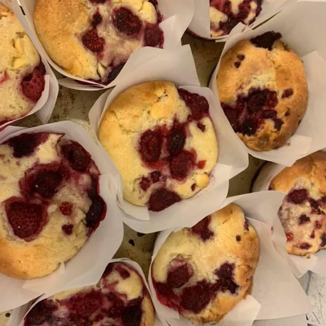 White Choc Raspberry Muffin