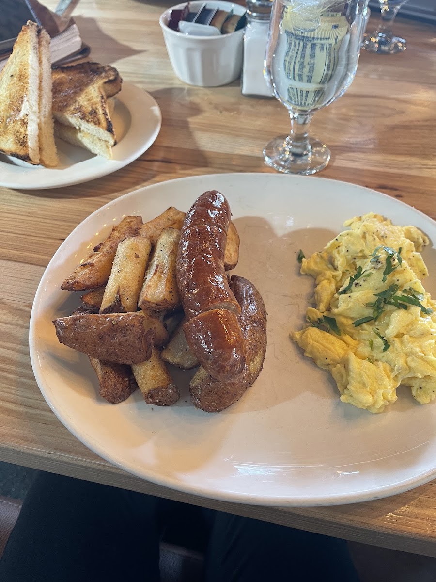 The Luna Bistro at Lotus