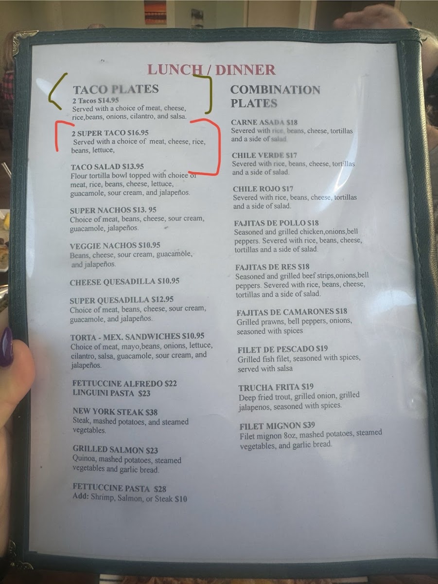 Señor Chilaquiles menu board