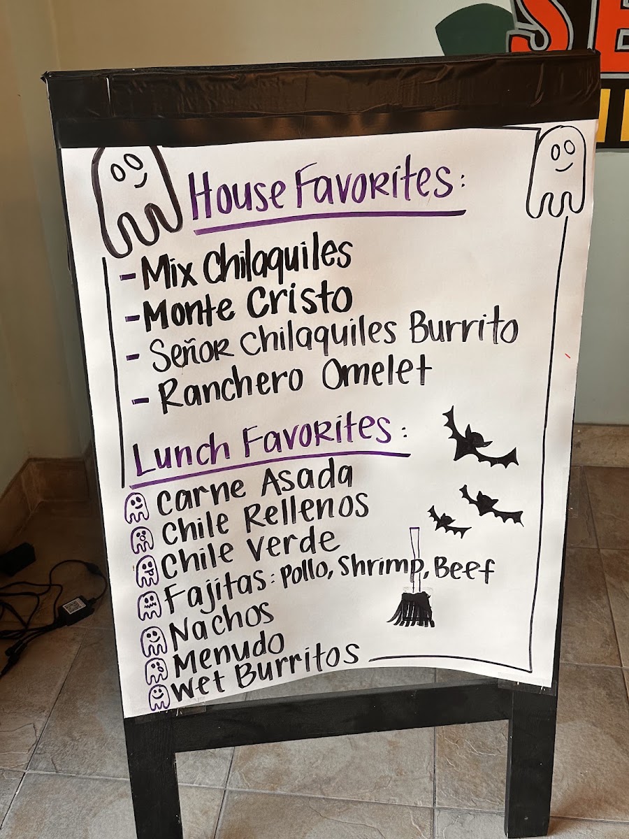 Señor Chilaquiles menu board