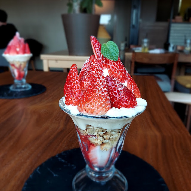 イチゴパフェ