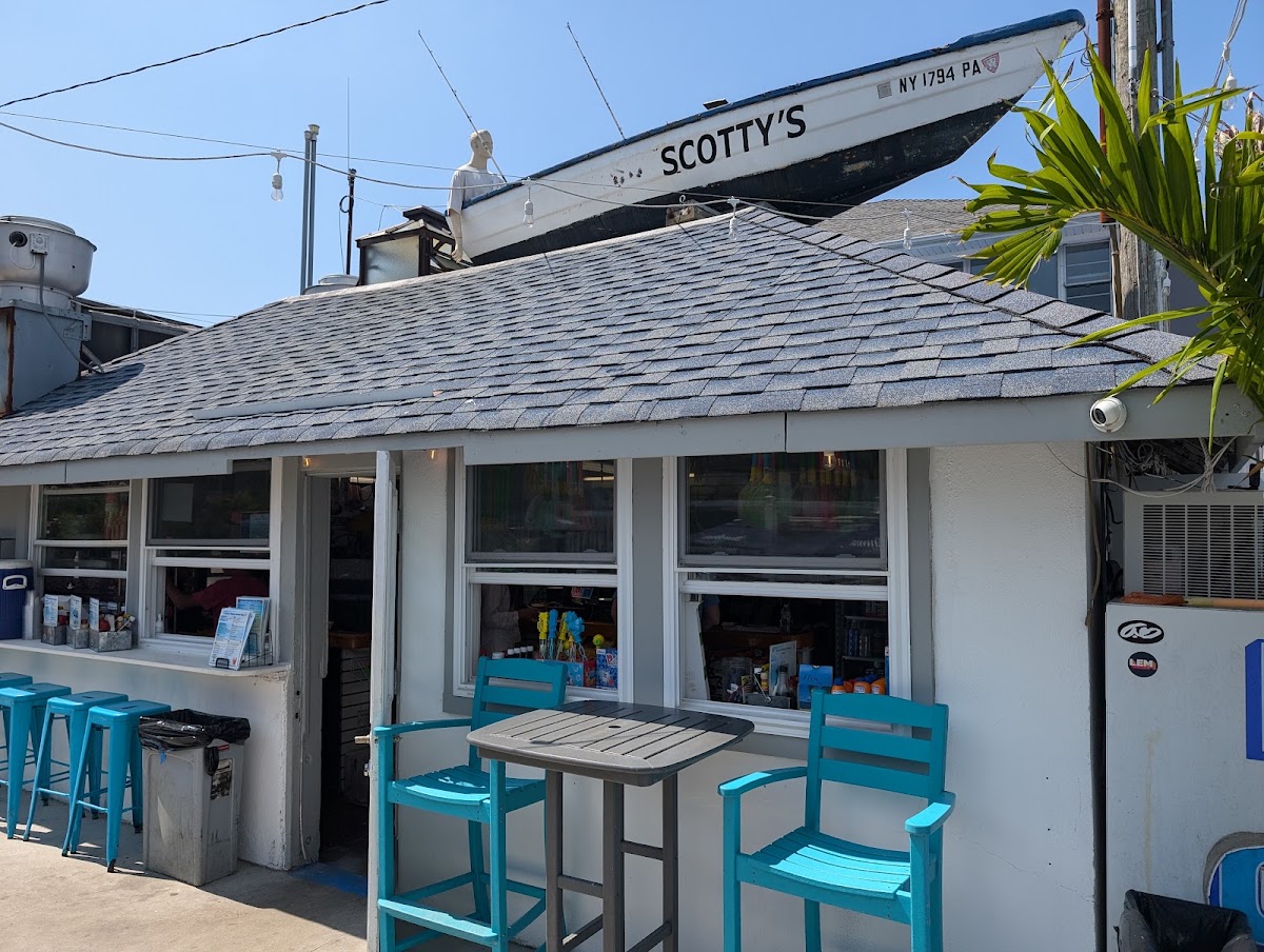 Scottys on the bay