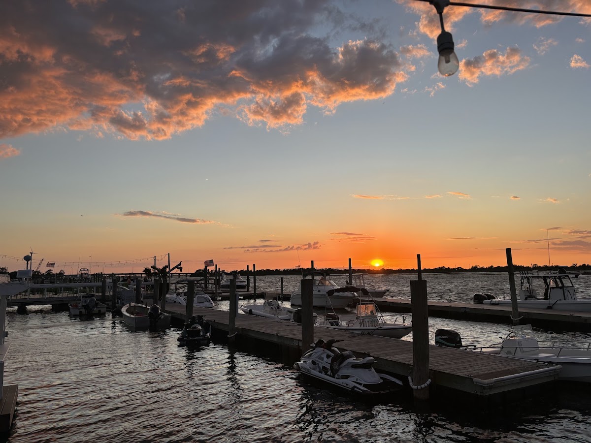 Scottys on the bay
