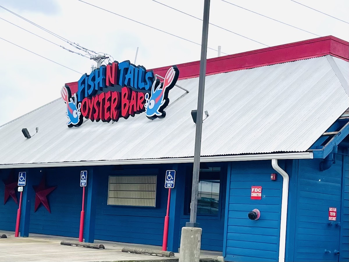 Fish N’ Tails Oyster Bar