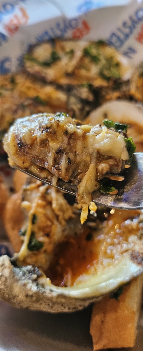 Fish N’ Tails Oyster Bar