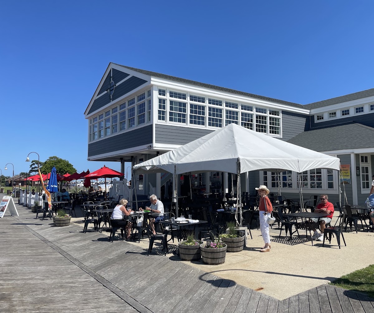 Captain's Table Restaurant