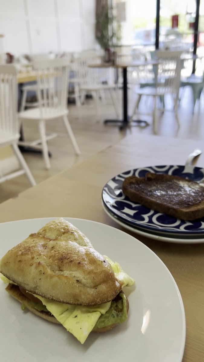 Early Start Breakfast & Lunch