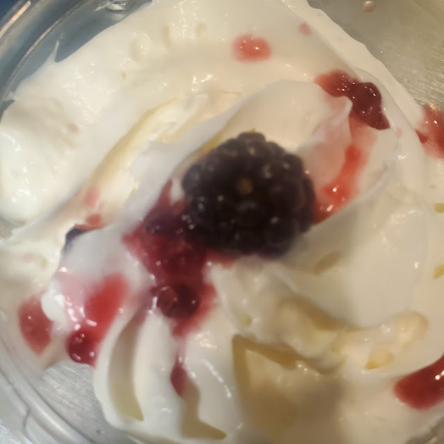 Black Berry Short Cake