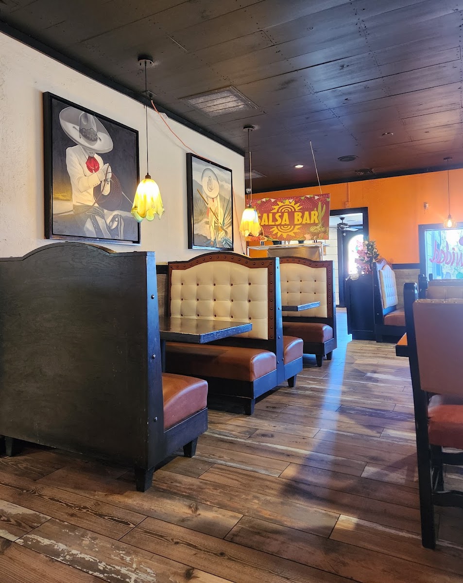 Los Primos Mexican Grill
