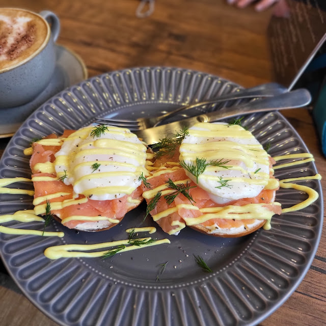 Eggs Benedict