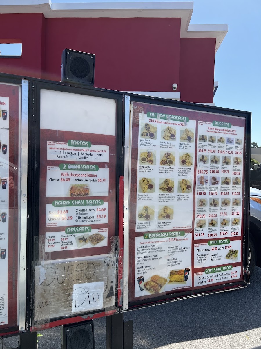 D'Leon's Taco Rico menu board