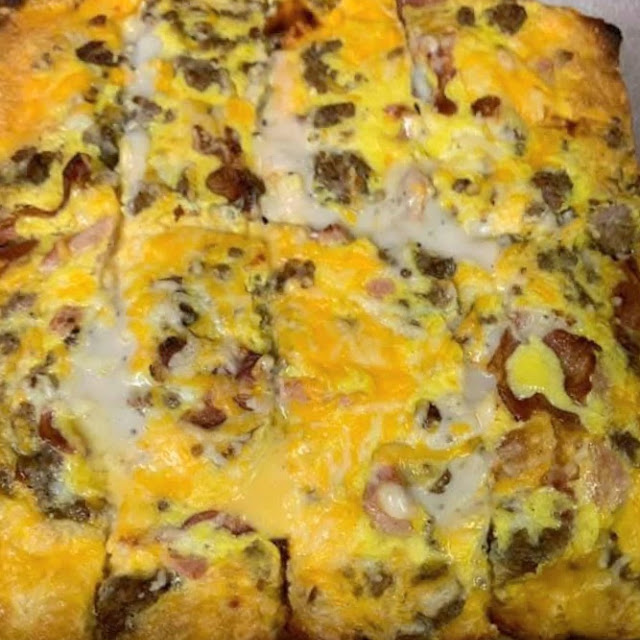 Eggs and Cheese Breakfast Pizza