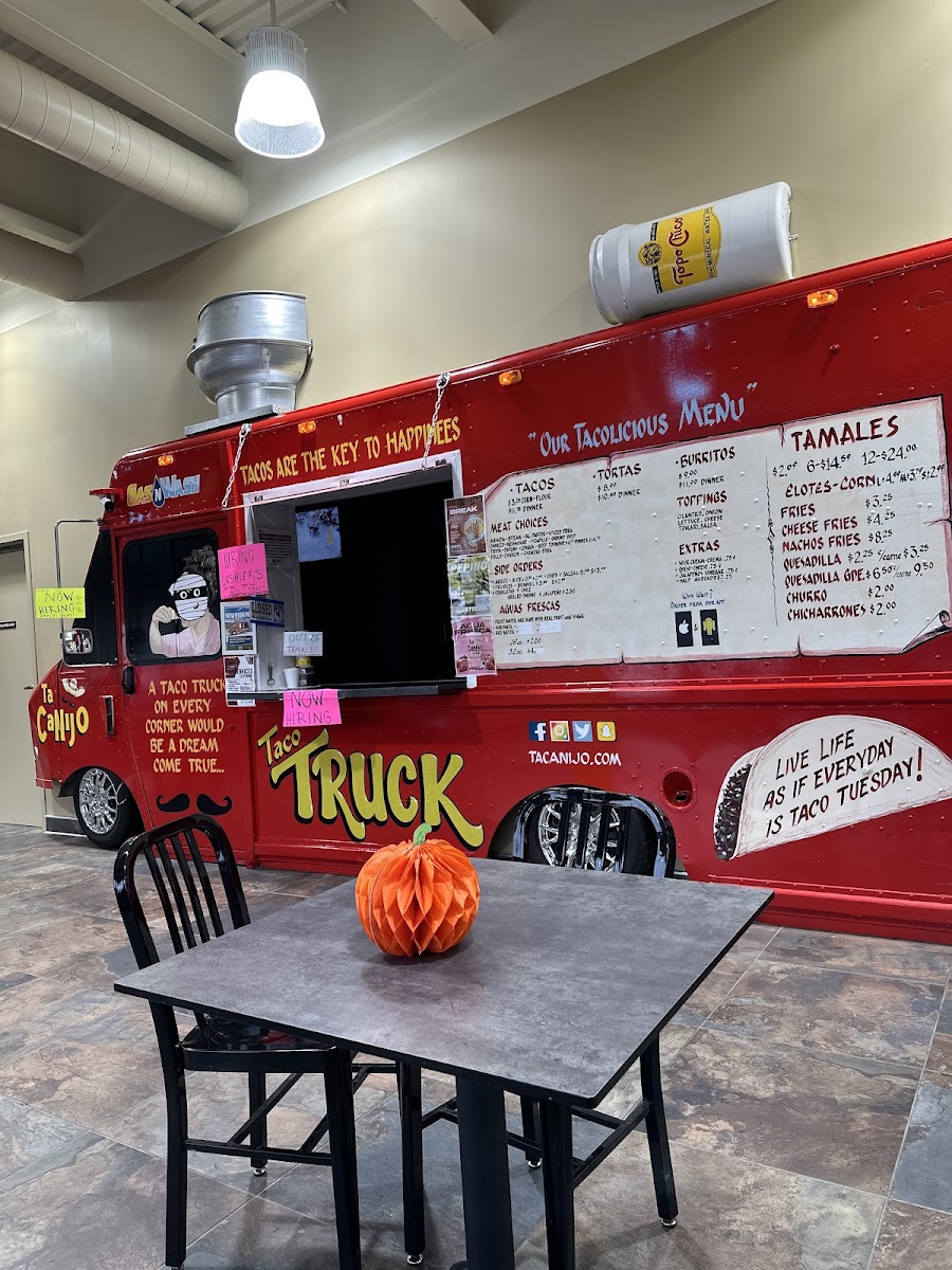 Ta Canijo menu board