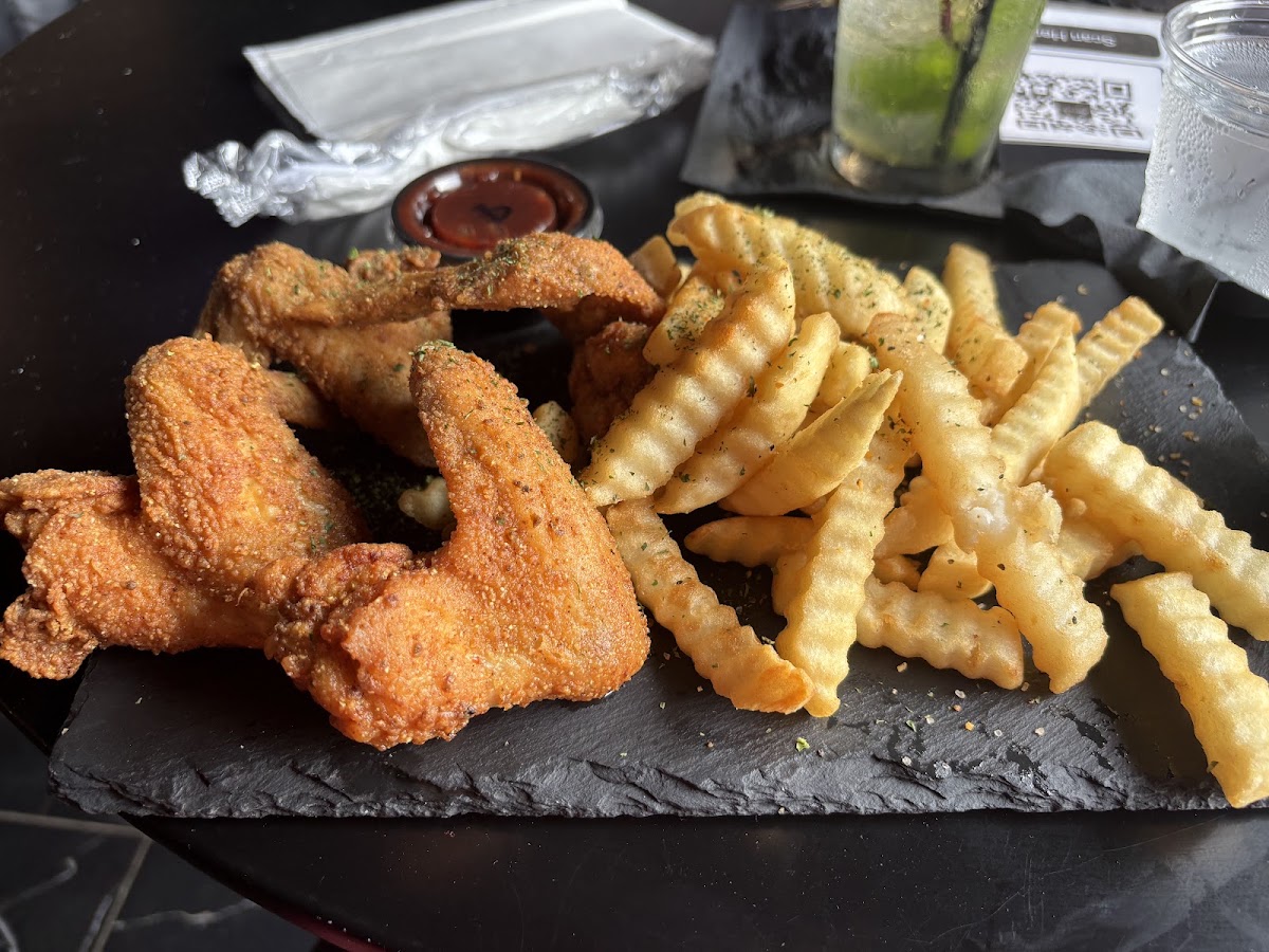 Favorites Restaurant & Lounge
