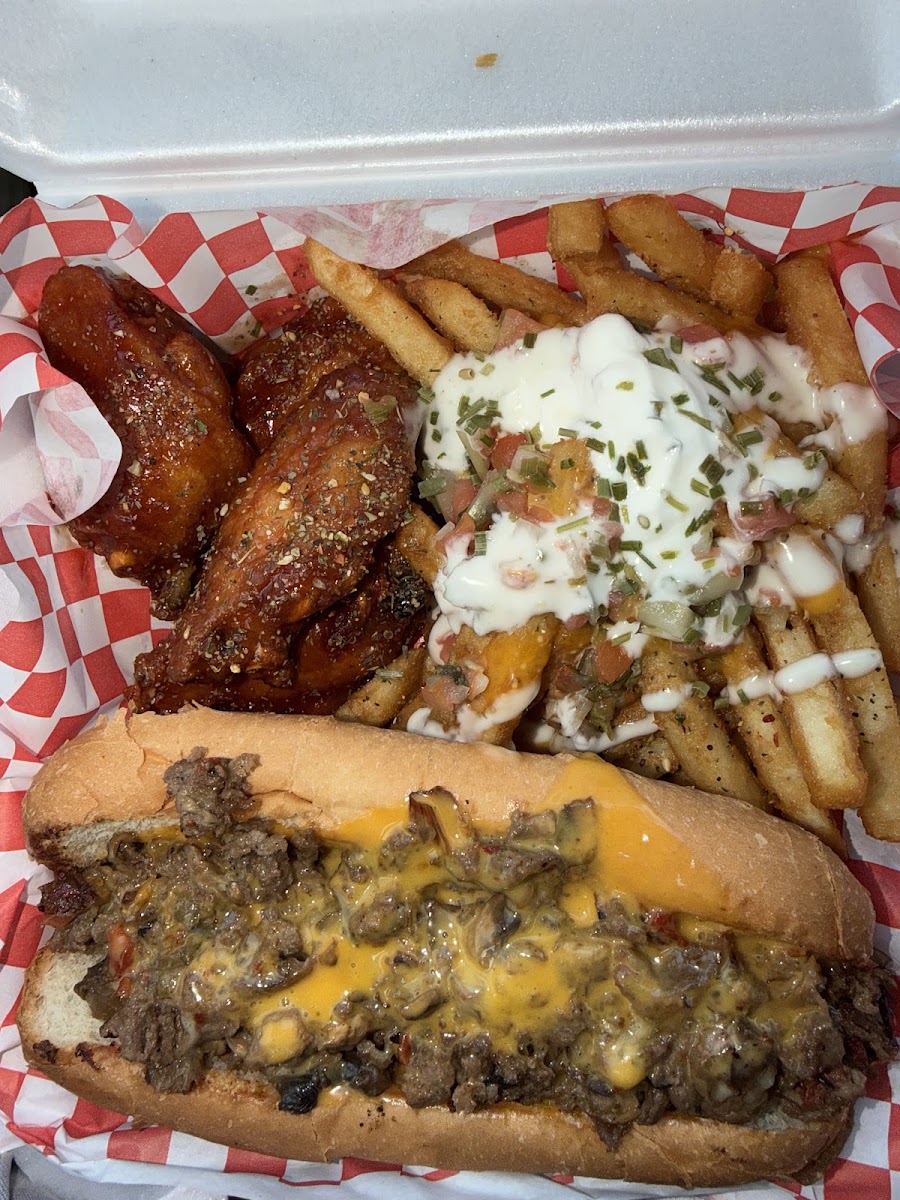 Phat Tony's cheesesteak & Wings