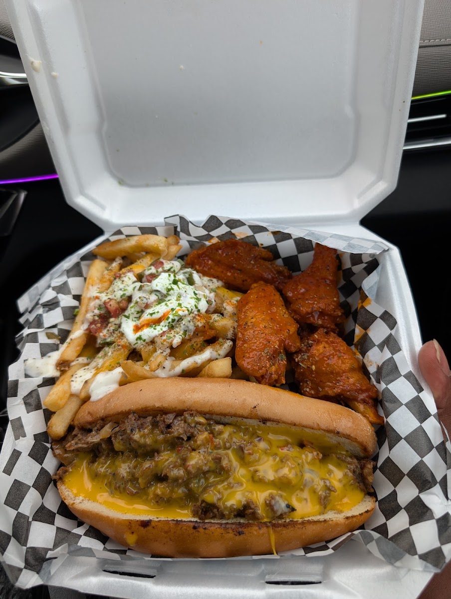 Phat Tony's cheesesteak & Wings