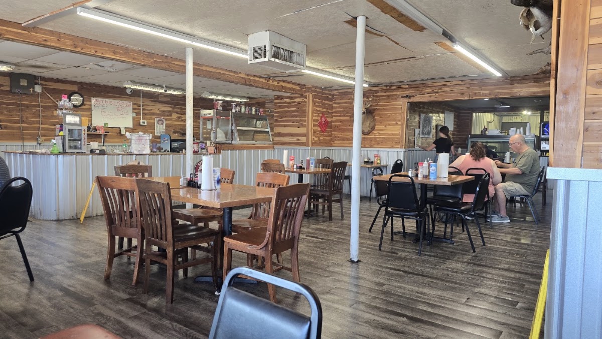 Mom & Pops Cafe