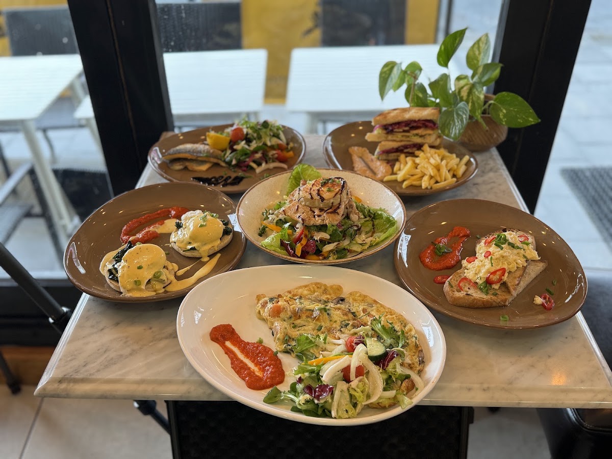 Leigh Grill & Café