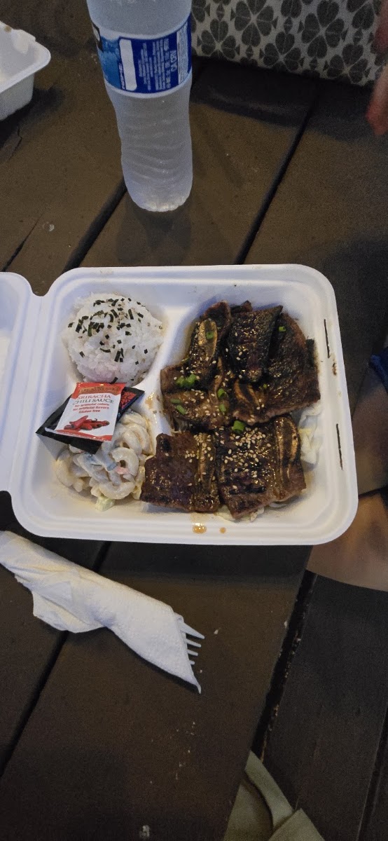 Lahaina Grindz