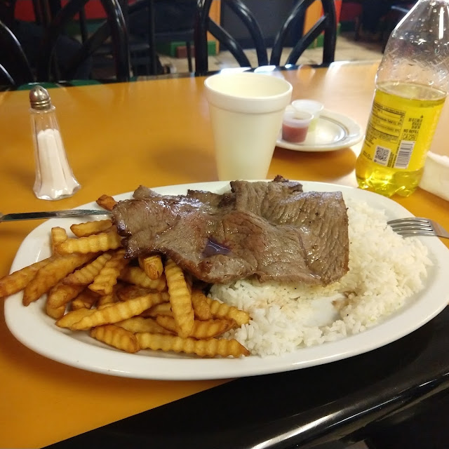 Bisteck Con Papas Y Arroz