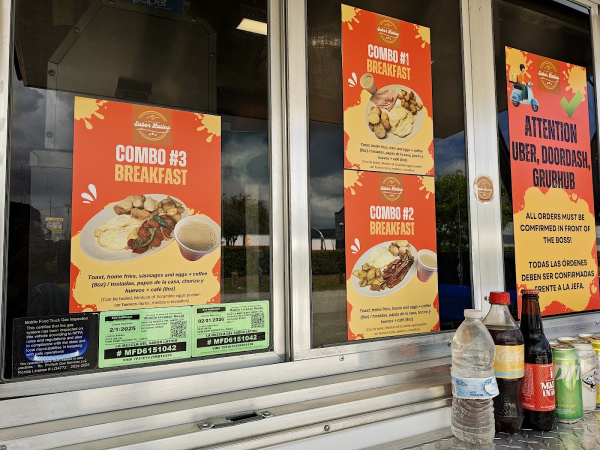 La Mezcla Del Sabor Latino menu board
