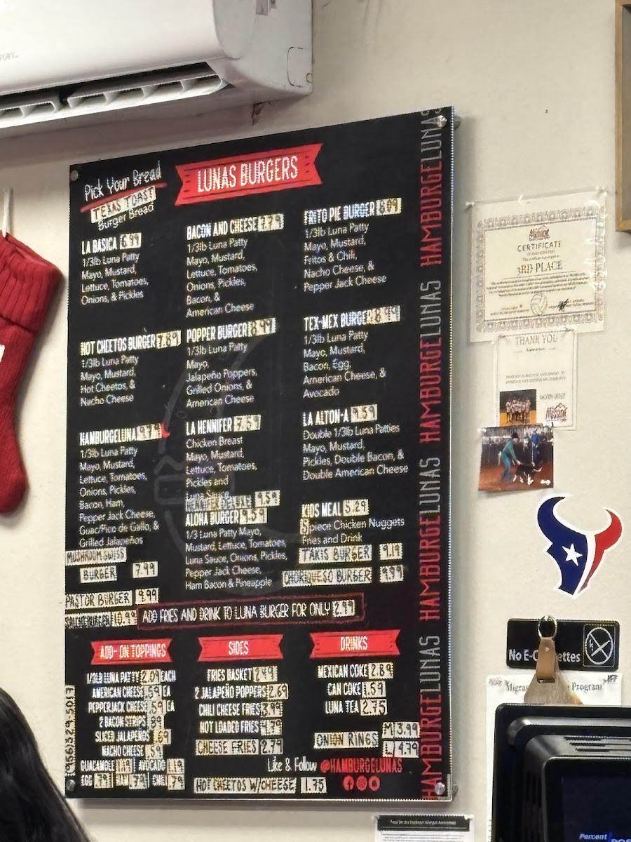 HamburgeLunas menu board