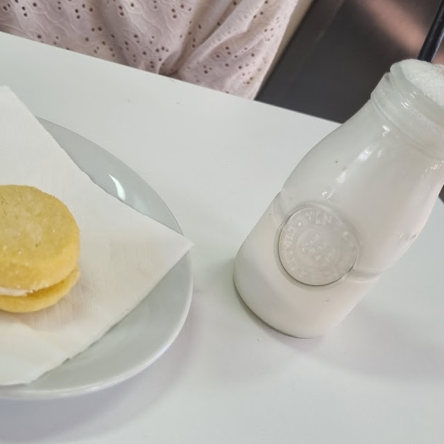 Melting Moment and Kiddie Shake