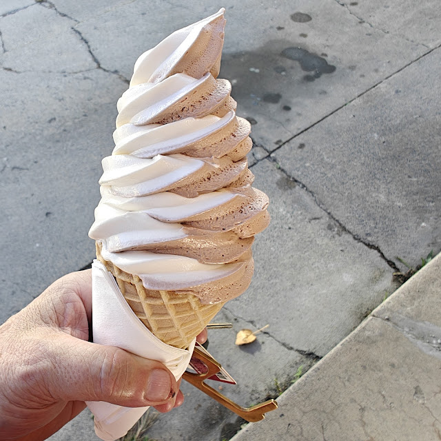 Large Swirl Waffle Cone