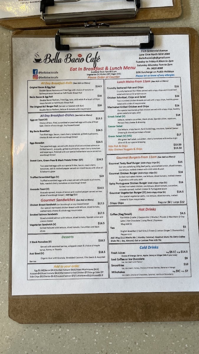Bella Bacio Café menu board