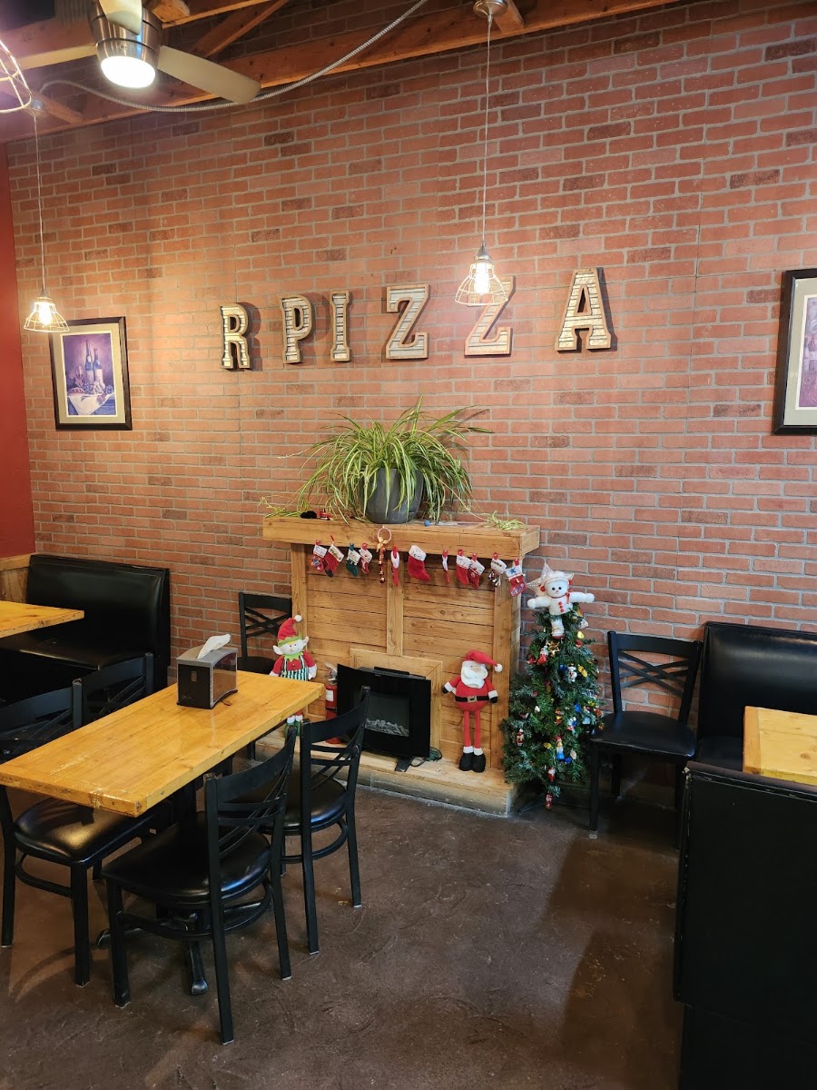 R Pizza Place
