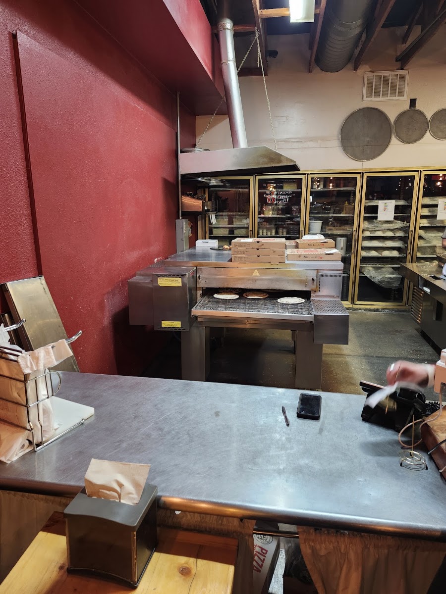 R Pizza Place